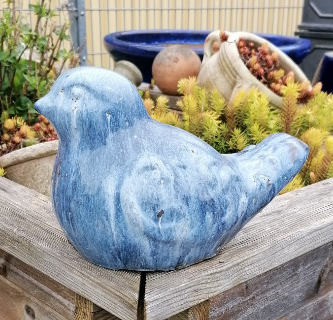 NEU !! 2. Wahl ! Vogel aus frostfesten Steinzeug hellblau glasiert ca. 21 cm lang Deko Garten Spatz Figur Taube